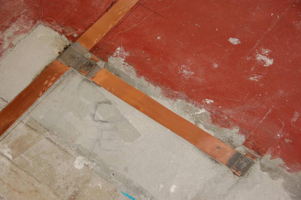 newgroundinside2.jpg - 61028 Bytes