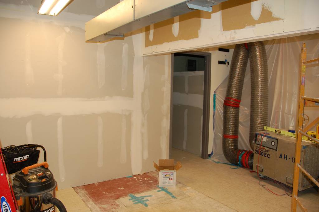 newwall12.jpg - 60954 Bytes