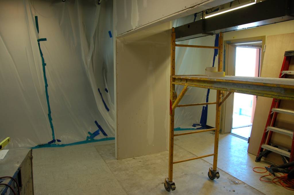 newwall7.jpg - 61028 Bytes