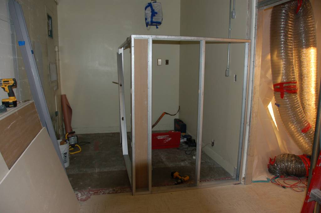 newwall9.jpg - 62621 Bytes
