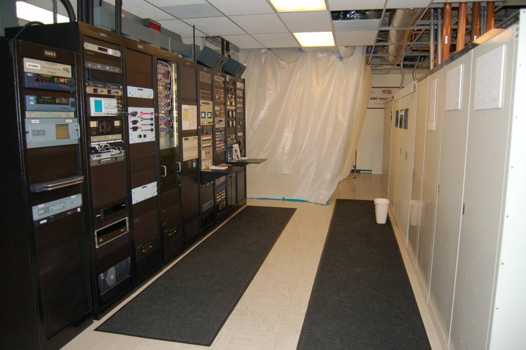 plasticwallinplace.jpg - 76985 Bytes